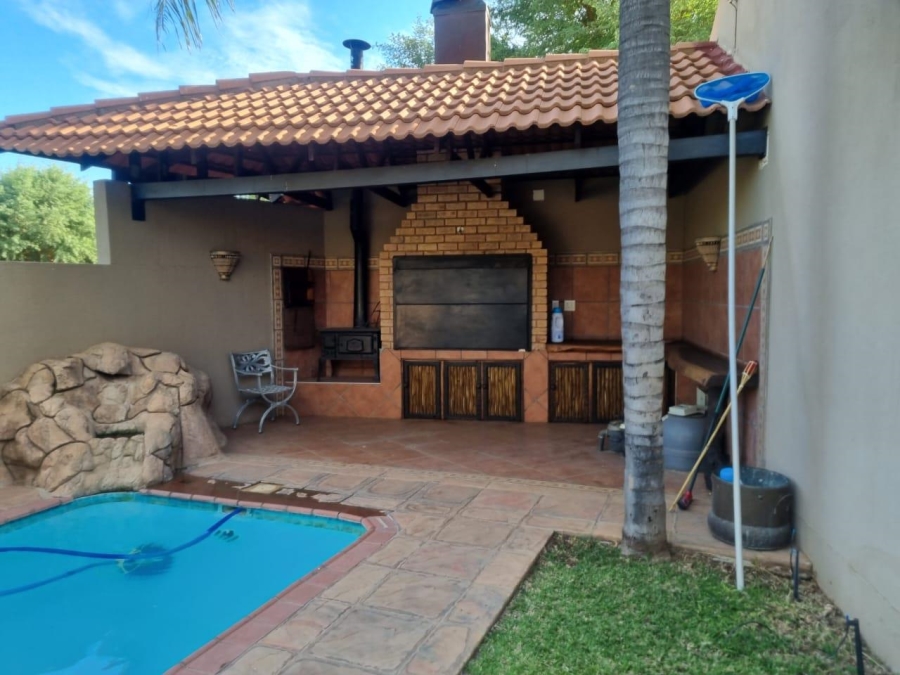 4 Bedroom Property for Sale in Flora Park Northern Cape